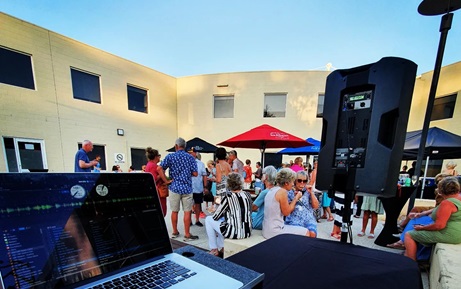mirabeats-dj-services Mirabeats DJ Services entertaining members at the annual member sundowner